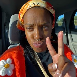 Meet your Posher, Jaye